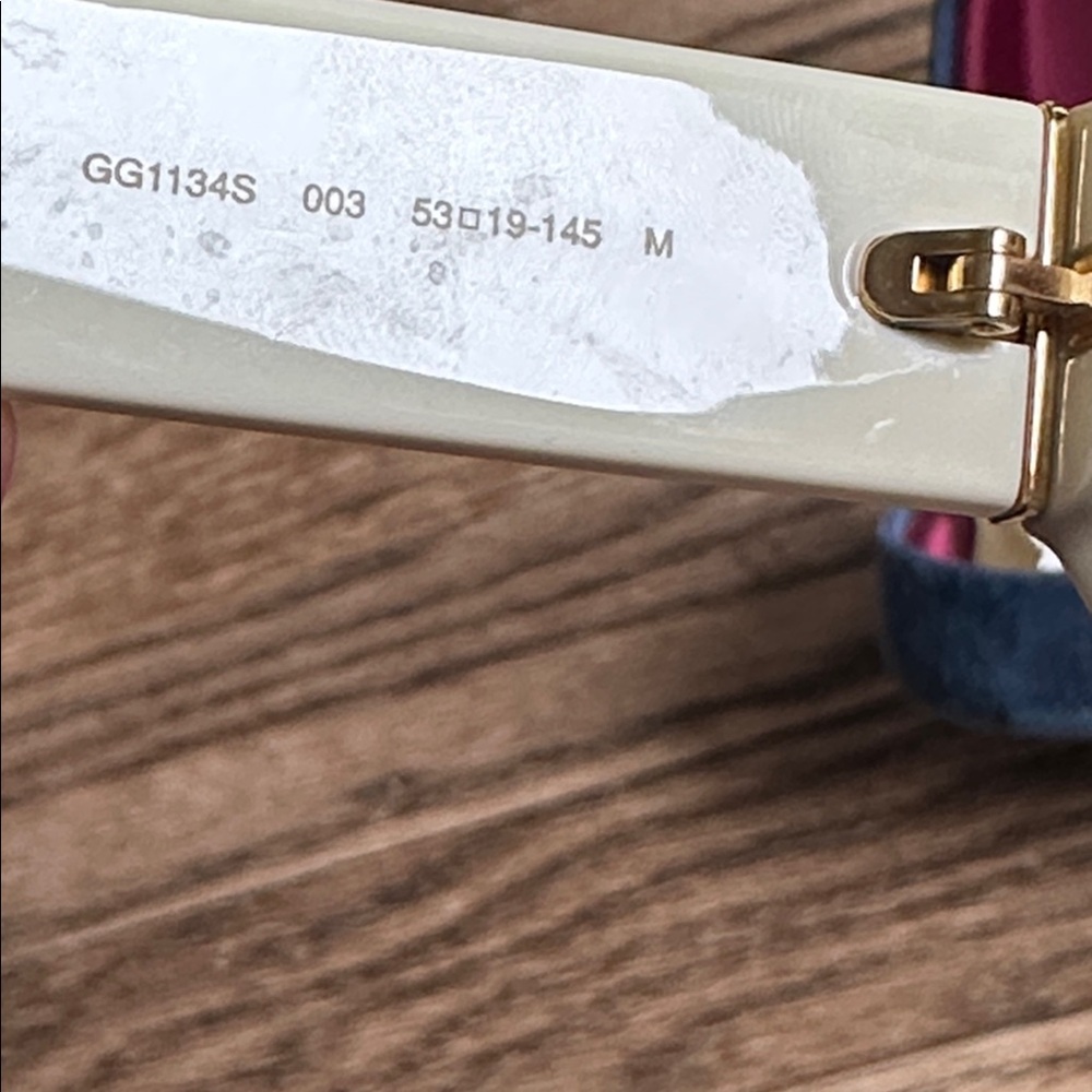 GUCCI Sunglasses GG1134S 003 White special Edition Case included EUC - Picture 7 of 10